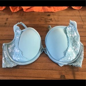 Victoria’s Secret Angels lace Demi 34B
